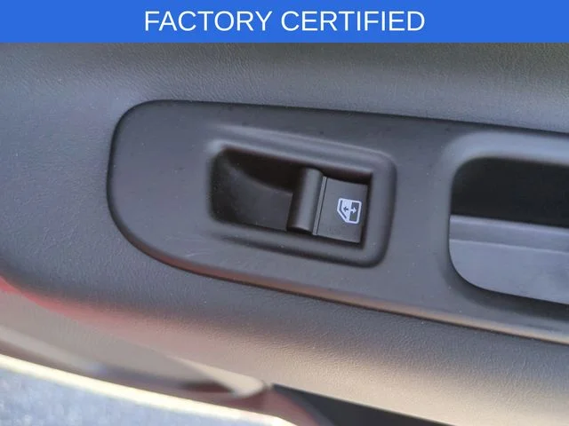 Used 2023 Red Jeep Latitude image 31