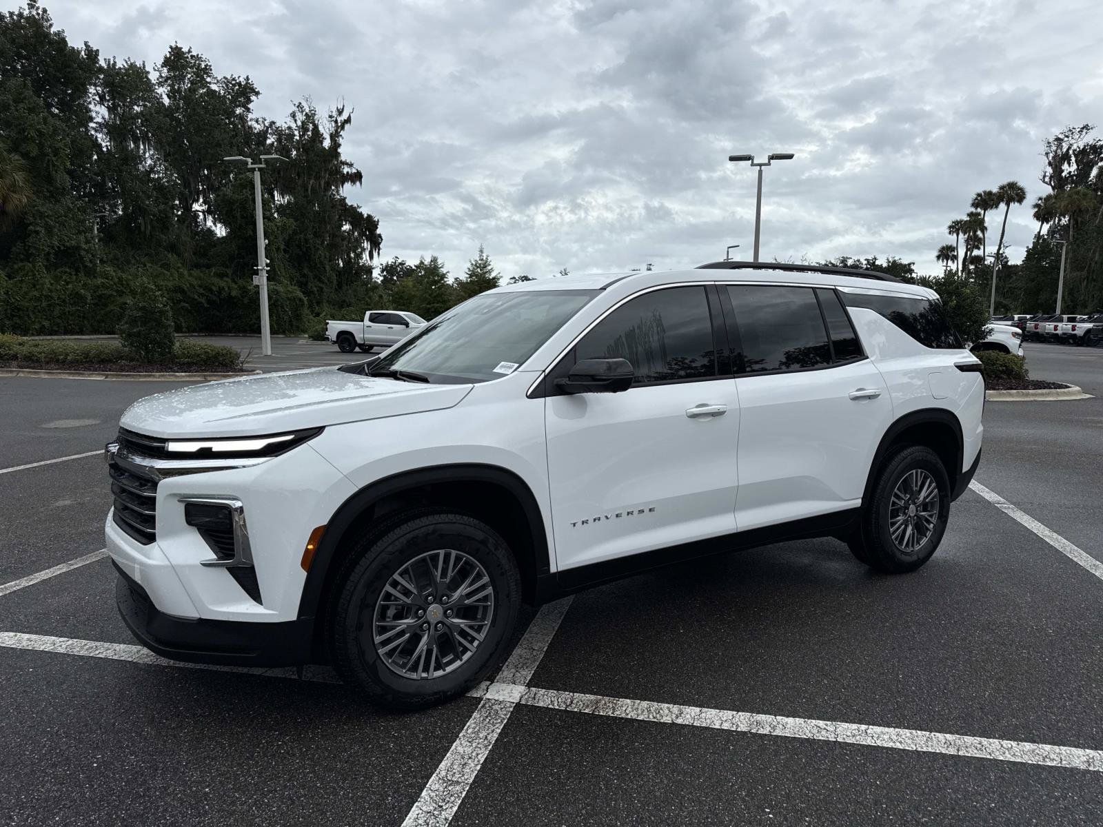2027 Chevrolet Traverse LT - Photo 7