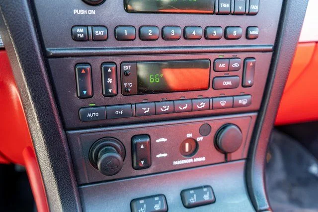 Used 2004 Red Ford Base image 39