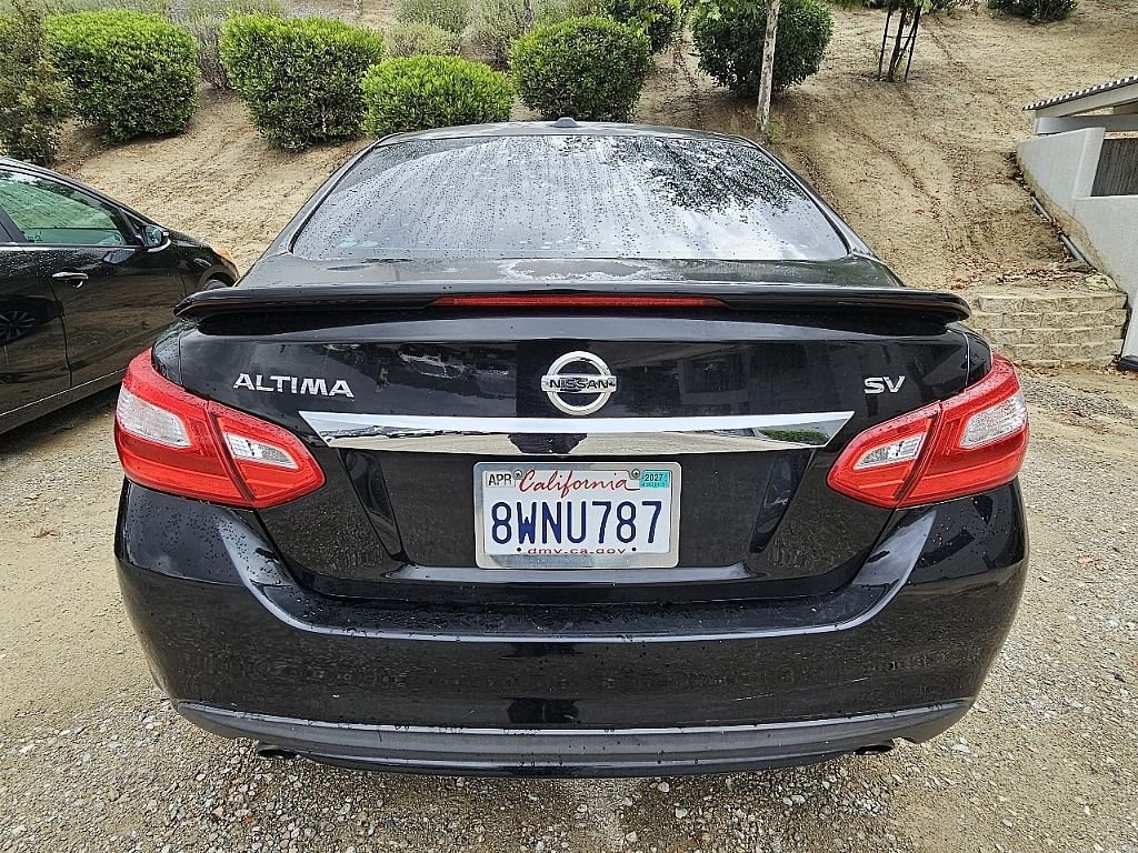 Used 2016 Black Nissan 2.5 SV image 9