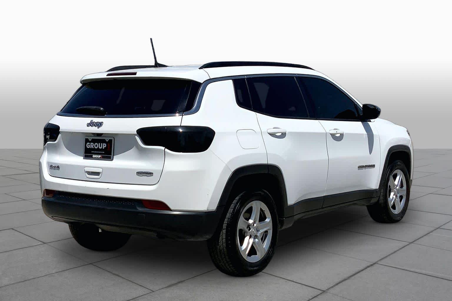 Used 2023 Bright White Clearcoat Jeep Latitude image 13