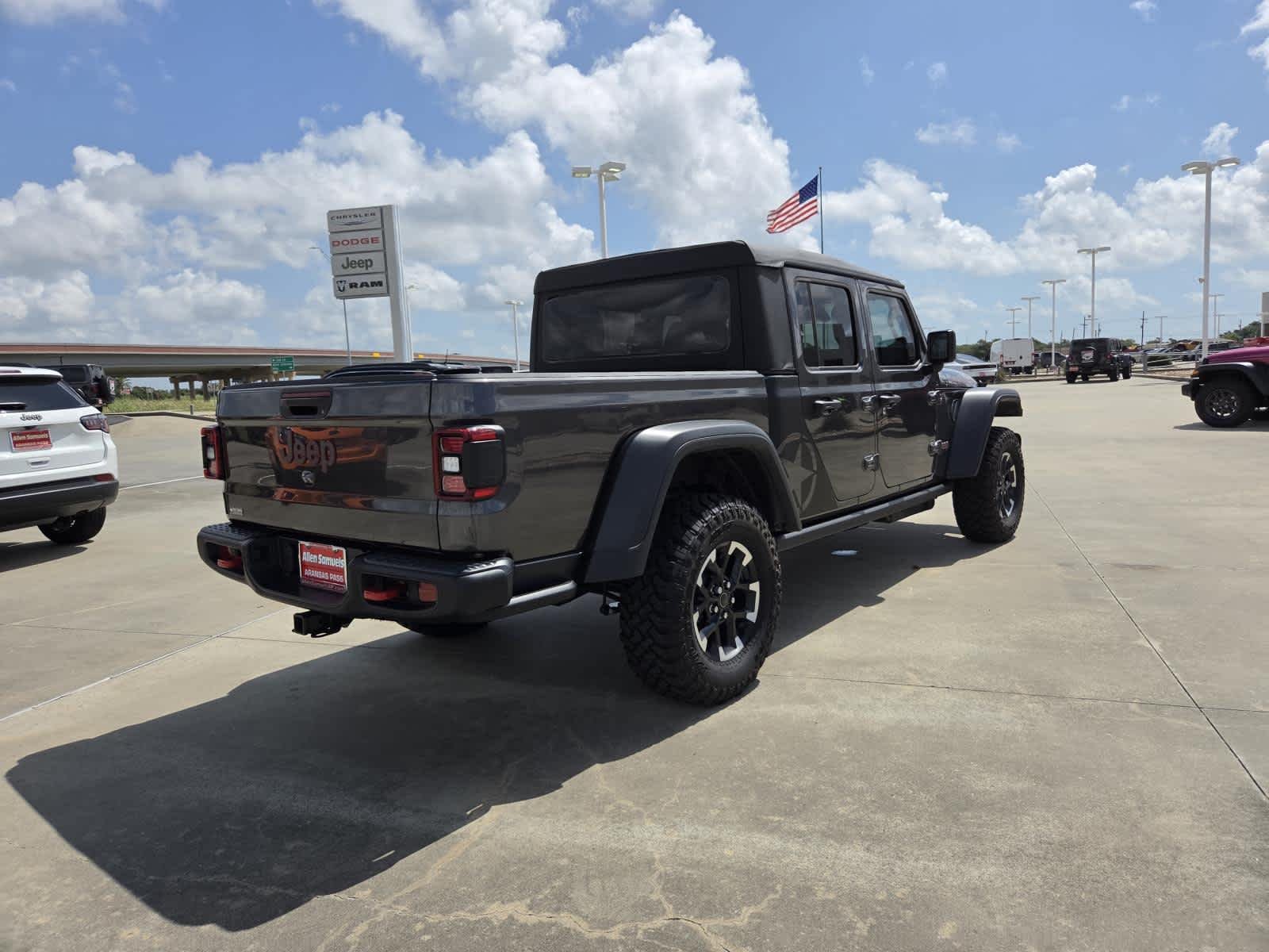 New 2026 Granite Crystal Metallic Clearcoat Jeep Rubicon image 5