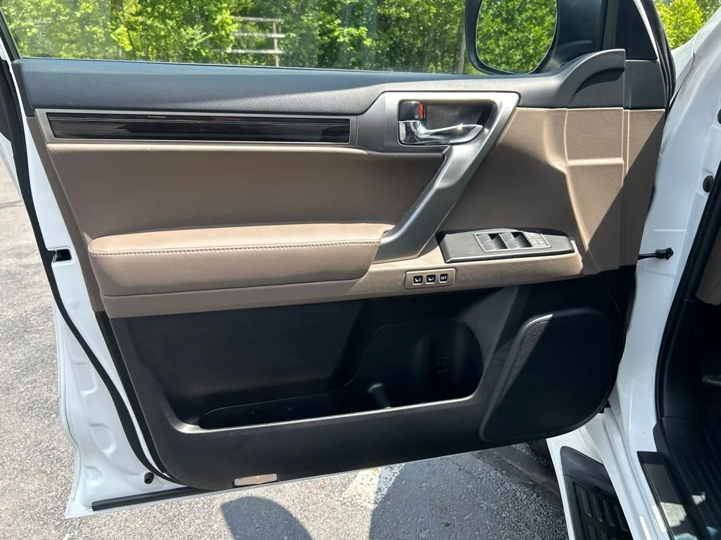 Used 2022 White Lexus 460 Luxury image 11