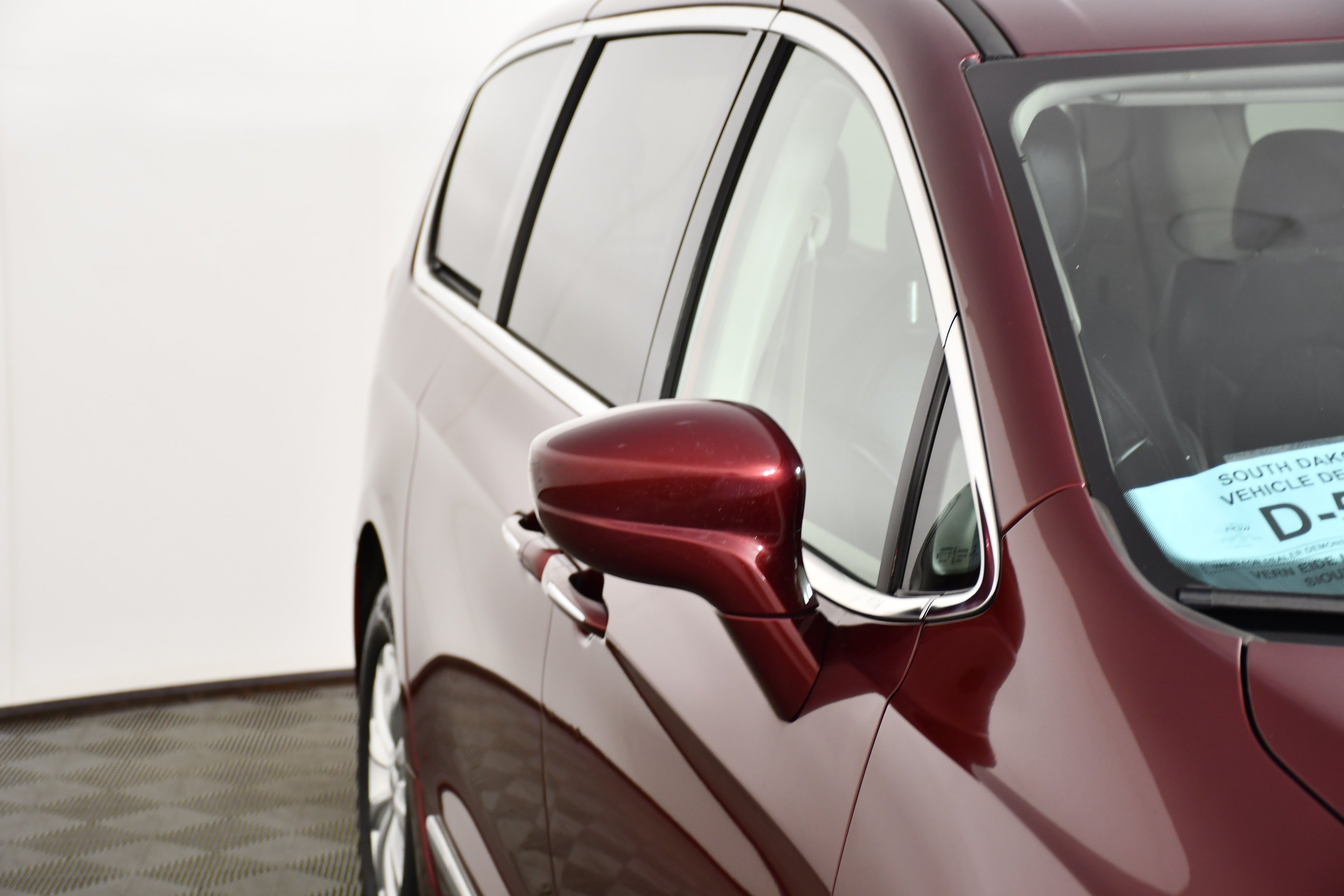 Used 2019 Velvet Red Pearlcoat Chrysler Touring L image 14
