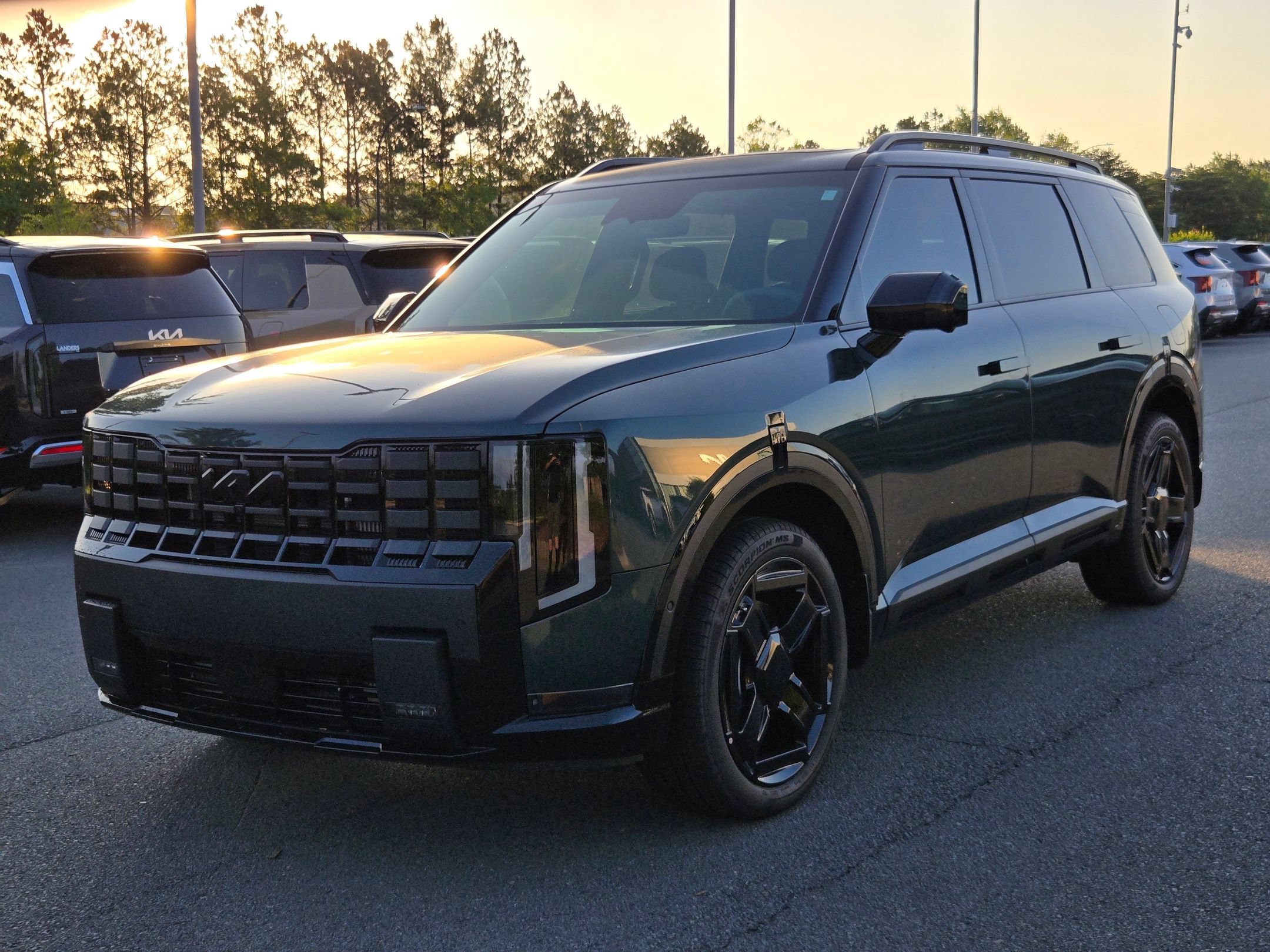 New 2027 Black Jade Green Kia X-Line SX image 3