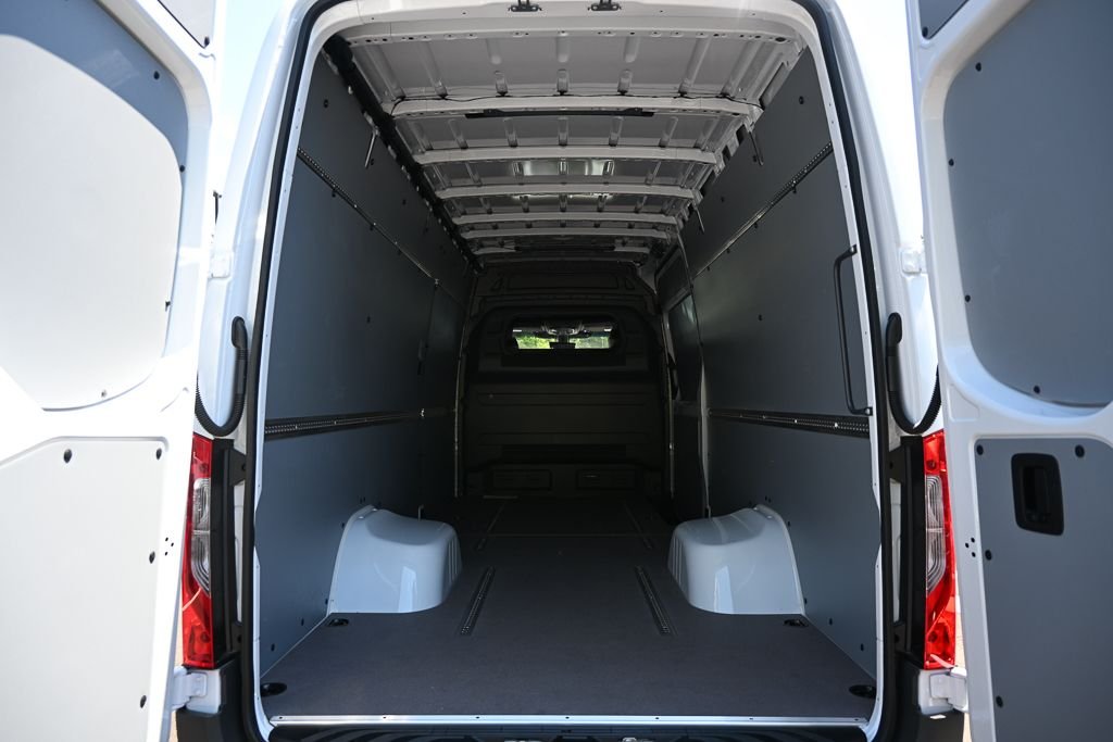 New 2026 Arctic White Mercedes-Benz Cargo 170 WB image 26