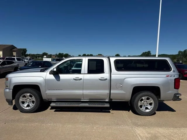 Used 2017 SILVER ICE METALLIC Chevrolet LT image 6
