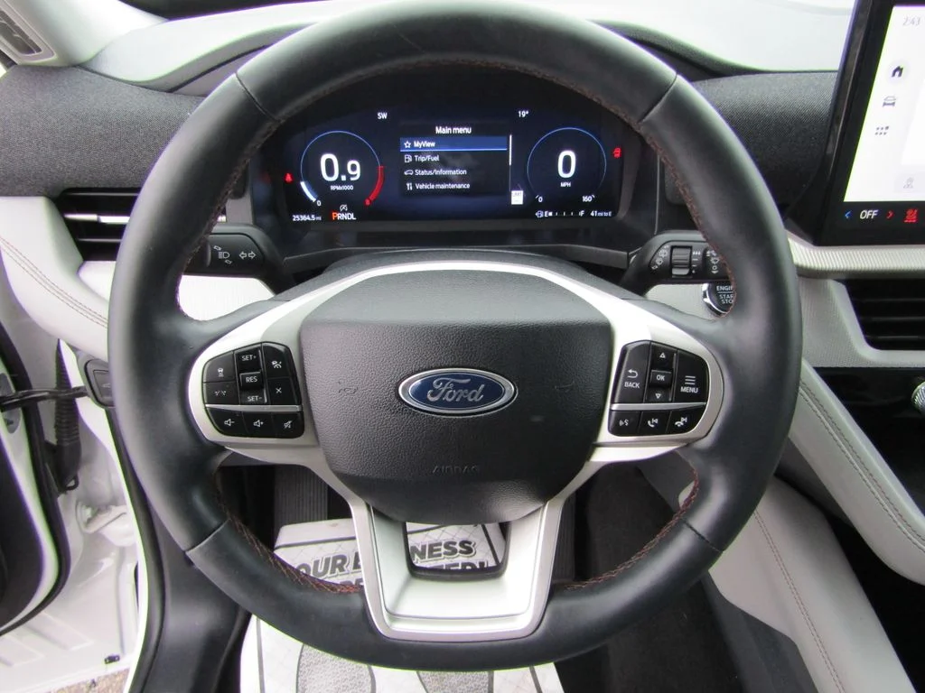 Used 2025 Star White Ford Active image 13