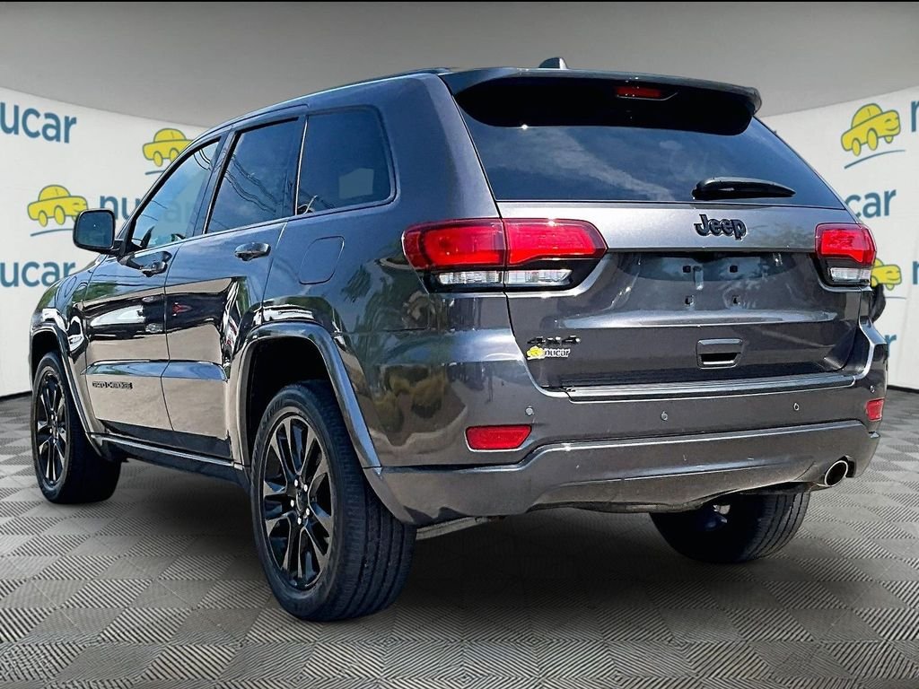 Used 2020 Gray Jeep Altitude image 4