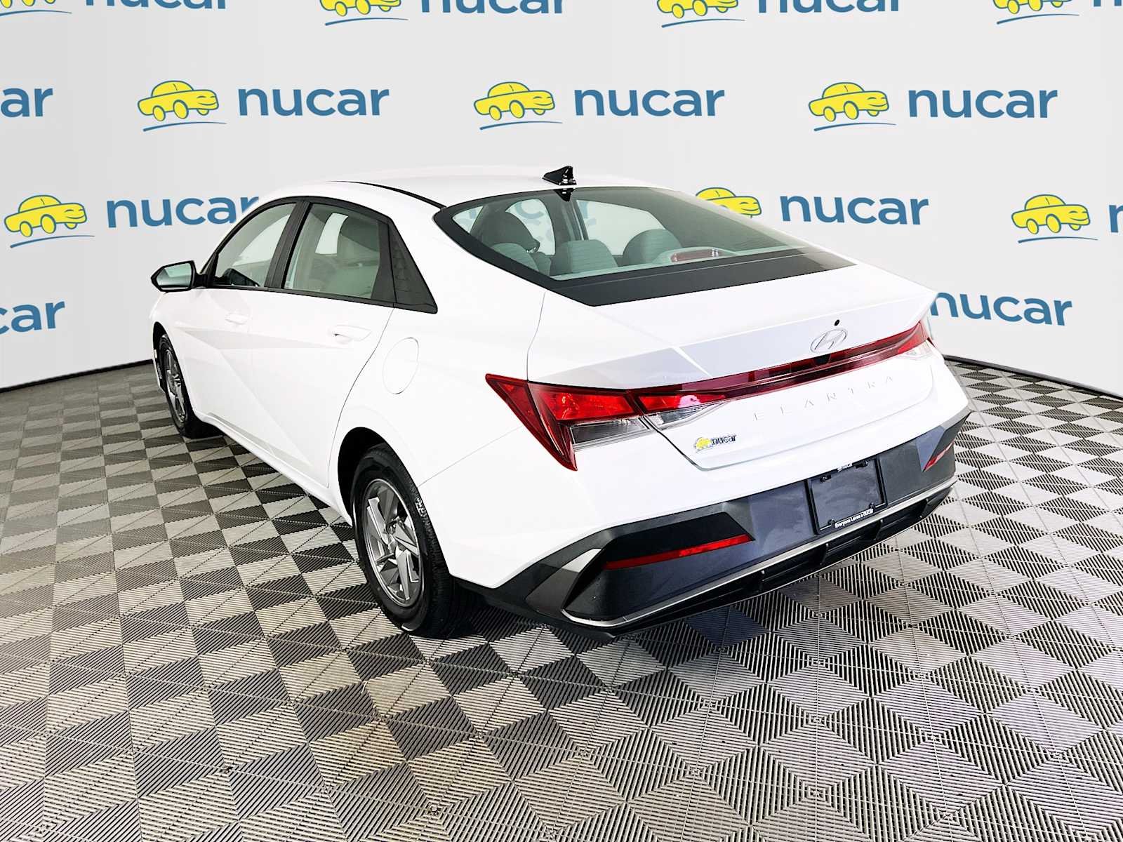 Used 2025 Serenity White Hyundai SE image 5