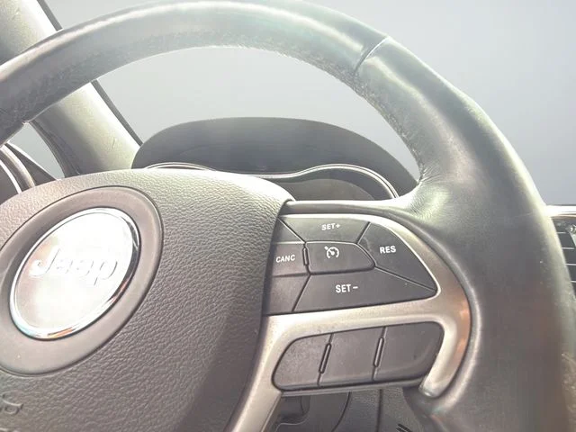 Certified Used 2020 Silver Jeep Altitude image 16