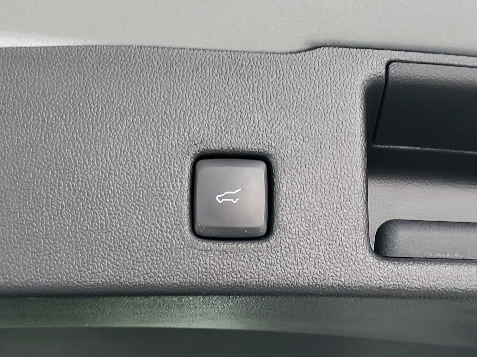 Used 2023 Silver Ford ST-Line image 7