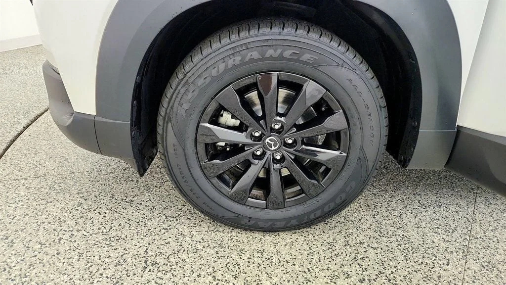 Used 2025 Wind Chill Pearl Mazda 2.5 S Preferred Package AWD image 9
