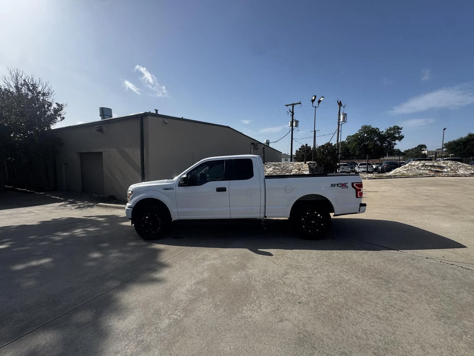 Used 2018 Oxford White Ford XL image 1
