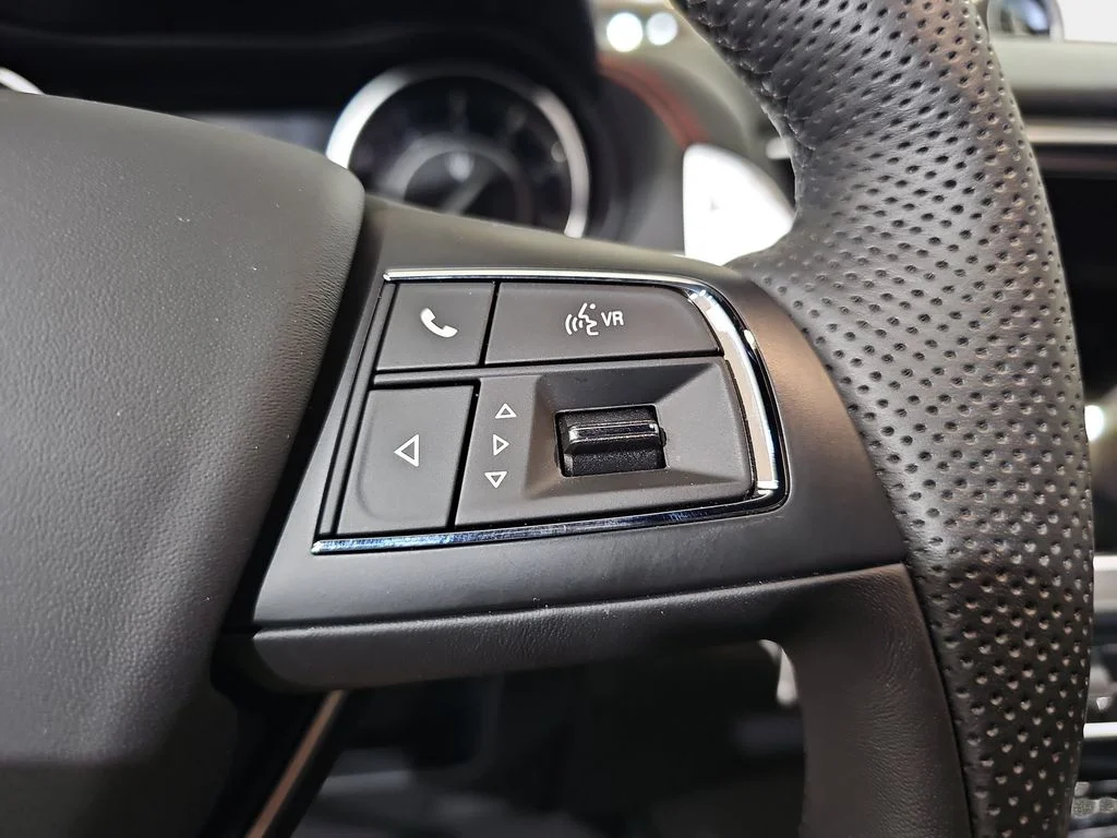 Used 2022 Red Maserati Modena image 21