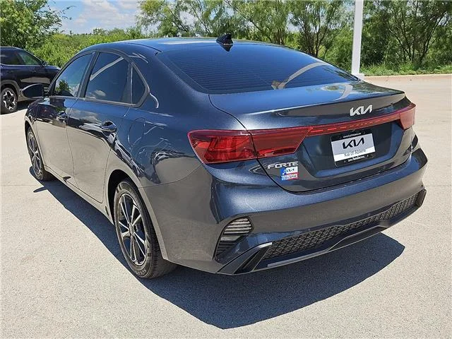Used 2023 Gravity Gray KIA LXS (IVT) image 2