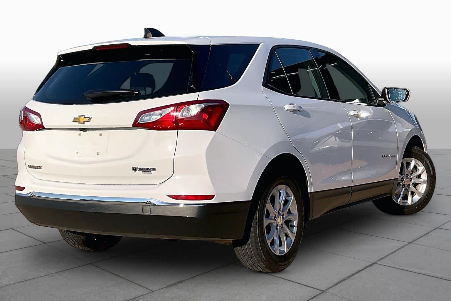 Used 2018 SUMMIT WHITE Chevrolet LS image 14