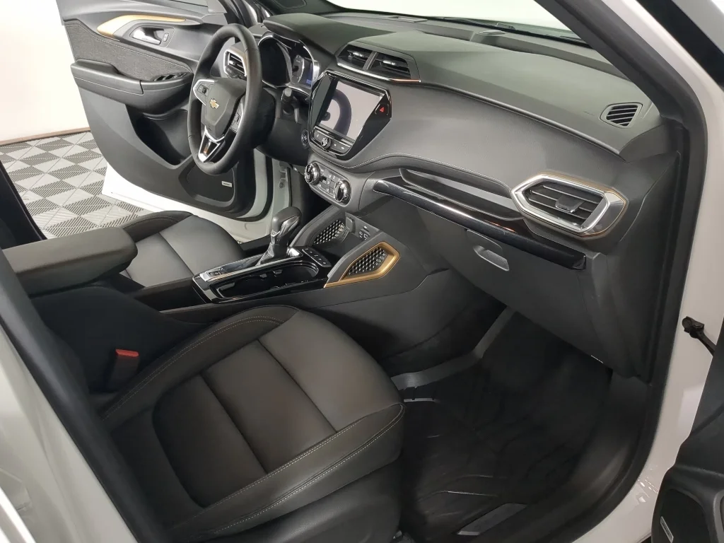 Used 2023 White Chevrolet ACTIV image 18