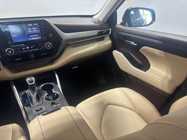 Used 2021 Brown Toyota XLE image 20