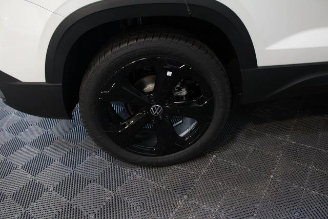 2025 Volkswagen Taos SEL - Photo 27