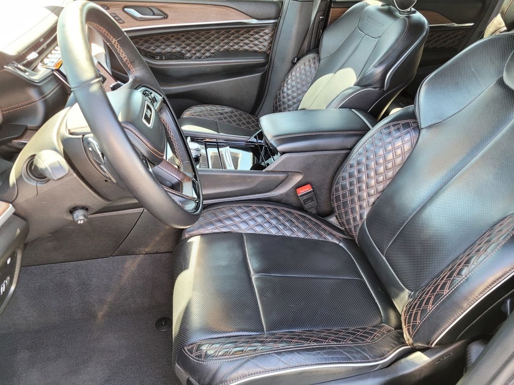 Used 2022 Gray Jeep Summit 4xe image 16