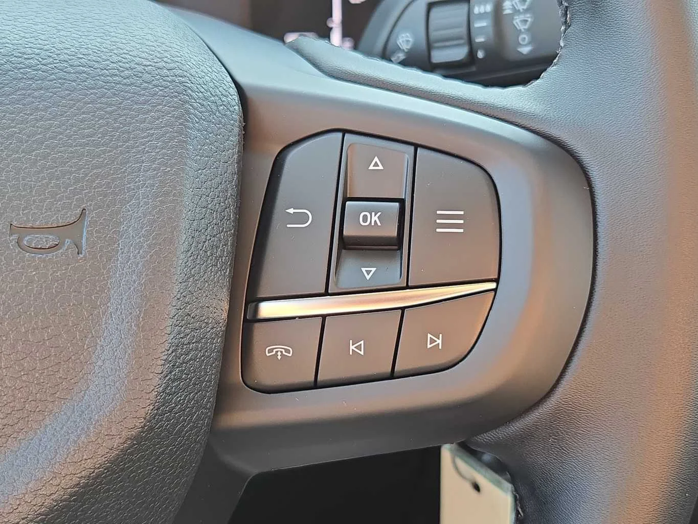 New 2026 Oxford White Ford XLT image 22
