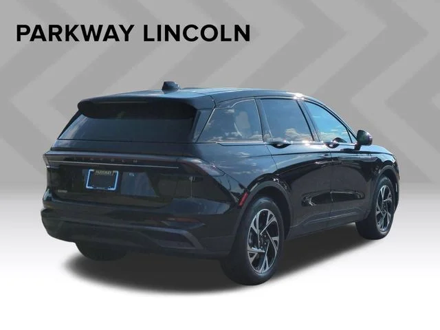 Used 2026 Black Lincoln Premiere image 5