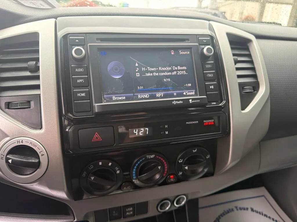 Used 2014 Pyrite Mica Toyota DOUBCAB image 14