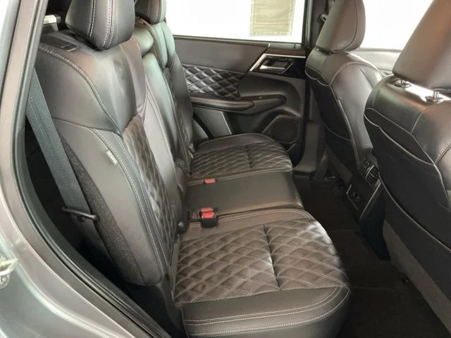 Certified Used 2022 Gray Mitsubishi SEL image 7