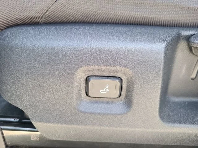 Used 2024  Toyota SR5 image 13
