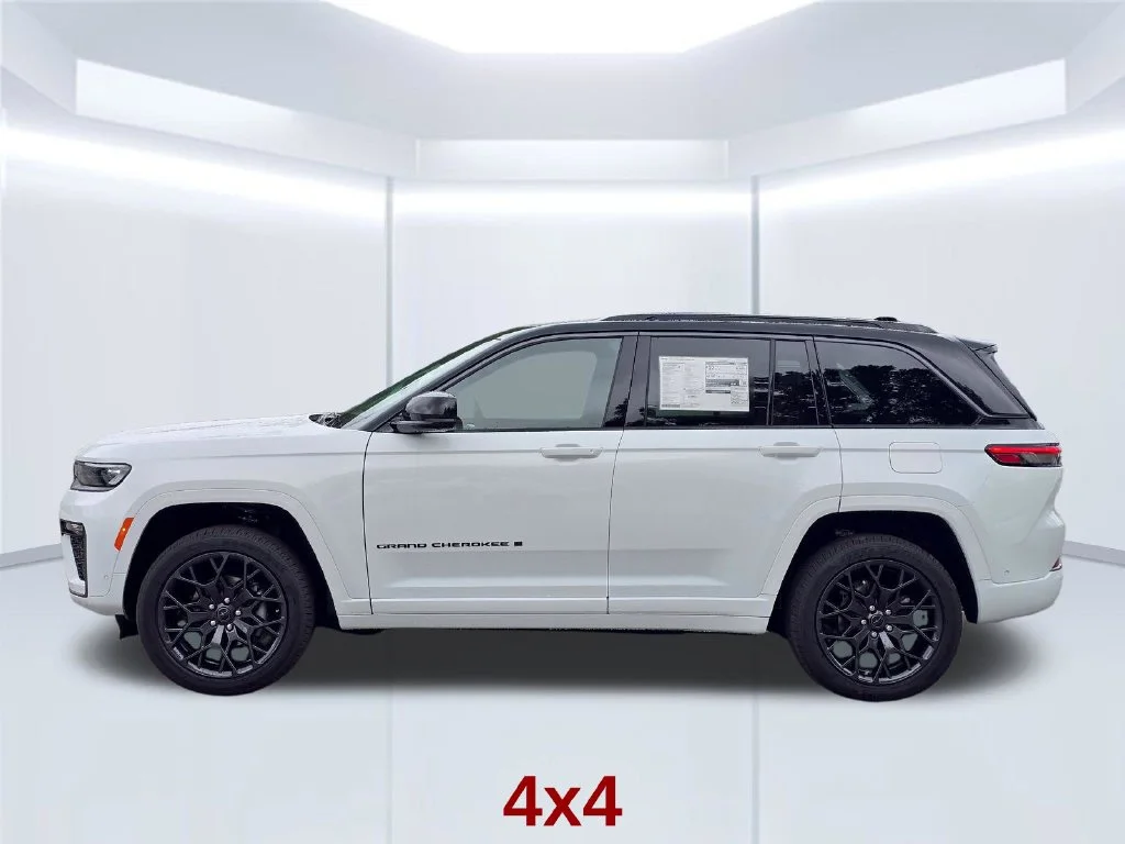 New 2027 White/off-white Jeep Summit image 18