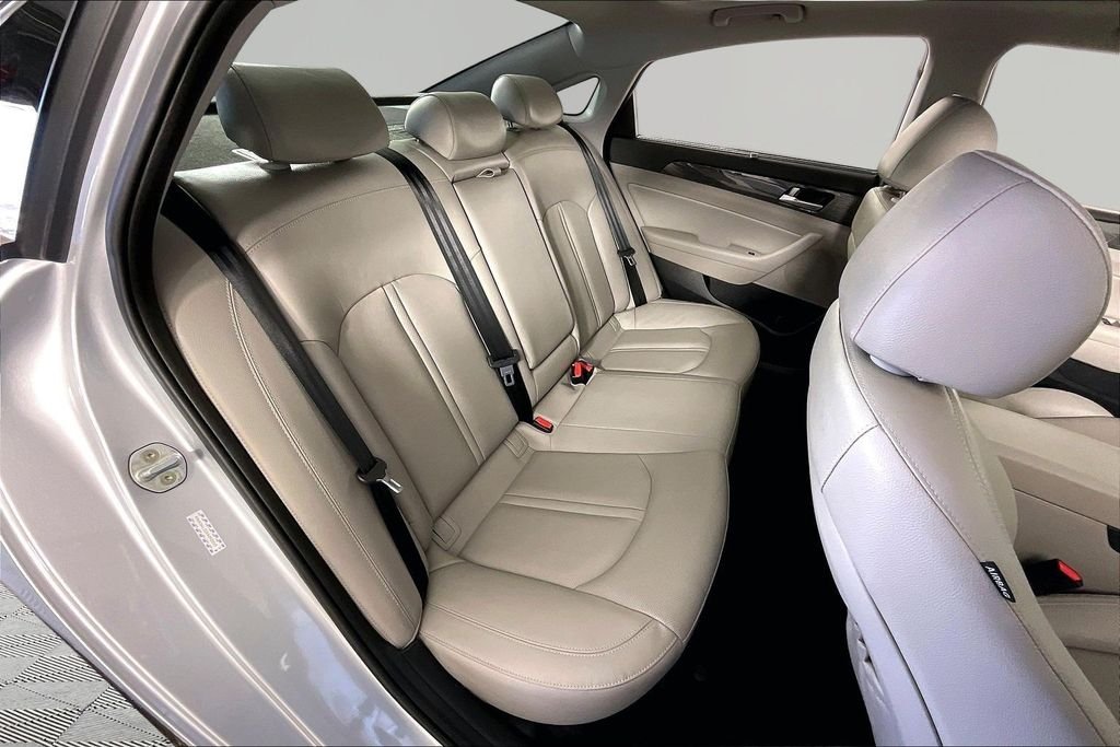 Used 2019 Silver Hyundai Limited image 23