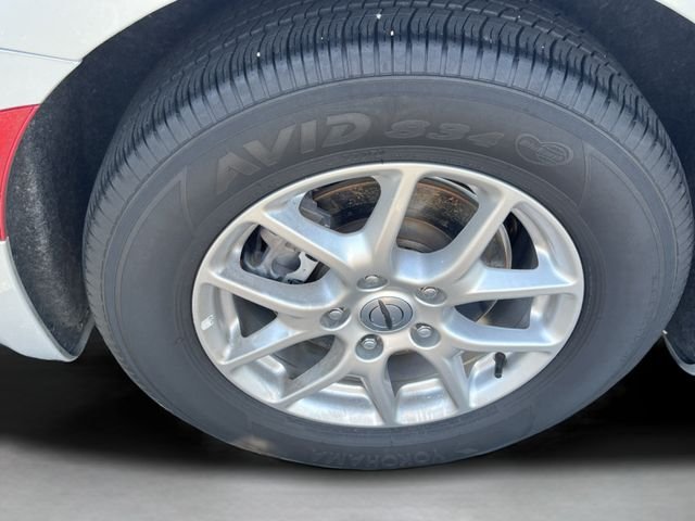 Used 2024 Silver Mist Clearcoat Chrysler Touring L image 31