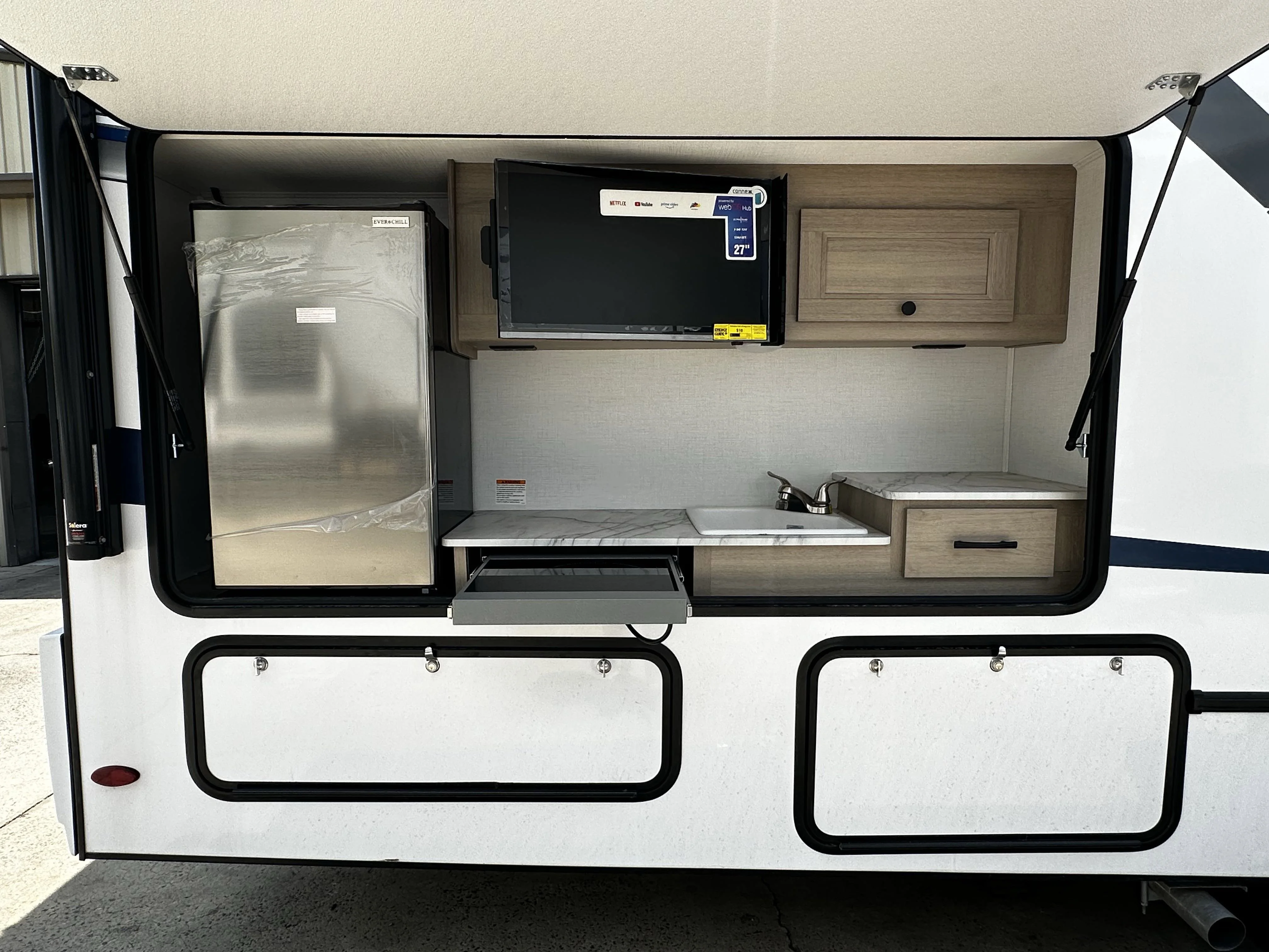 2025 Ford E-Series Cutaway Base - Photo 7