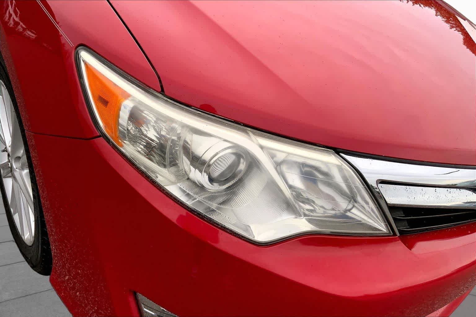 Used 2013 Barcelona Red Metallic Toyota LE image 27