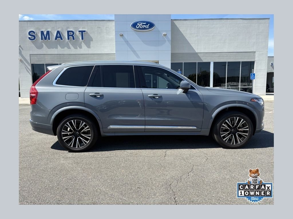 2023 Volvo XC90 T8 Recharge Core Bright Theme 4WD's photo