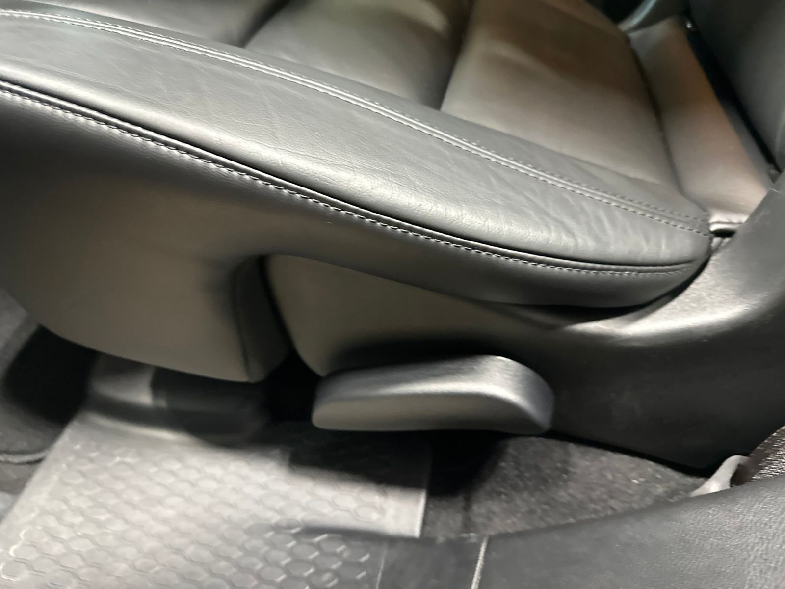 Used 2019 Black Dodge Citadel image 25