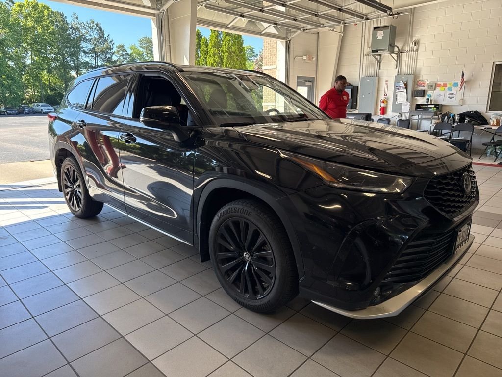 2023 Toyota Highlander XSE AWD's photo