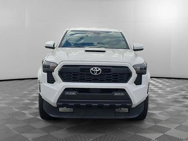 2025 Toyota Tacoma TRD Sport - Photo 8