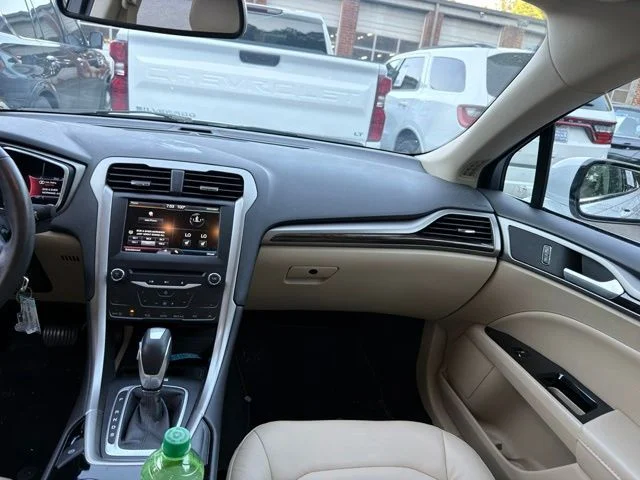 Used 2014 White Ford SE image 19