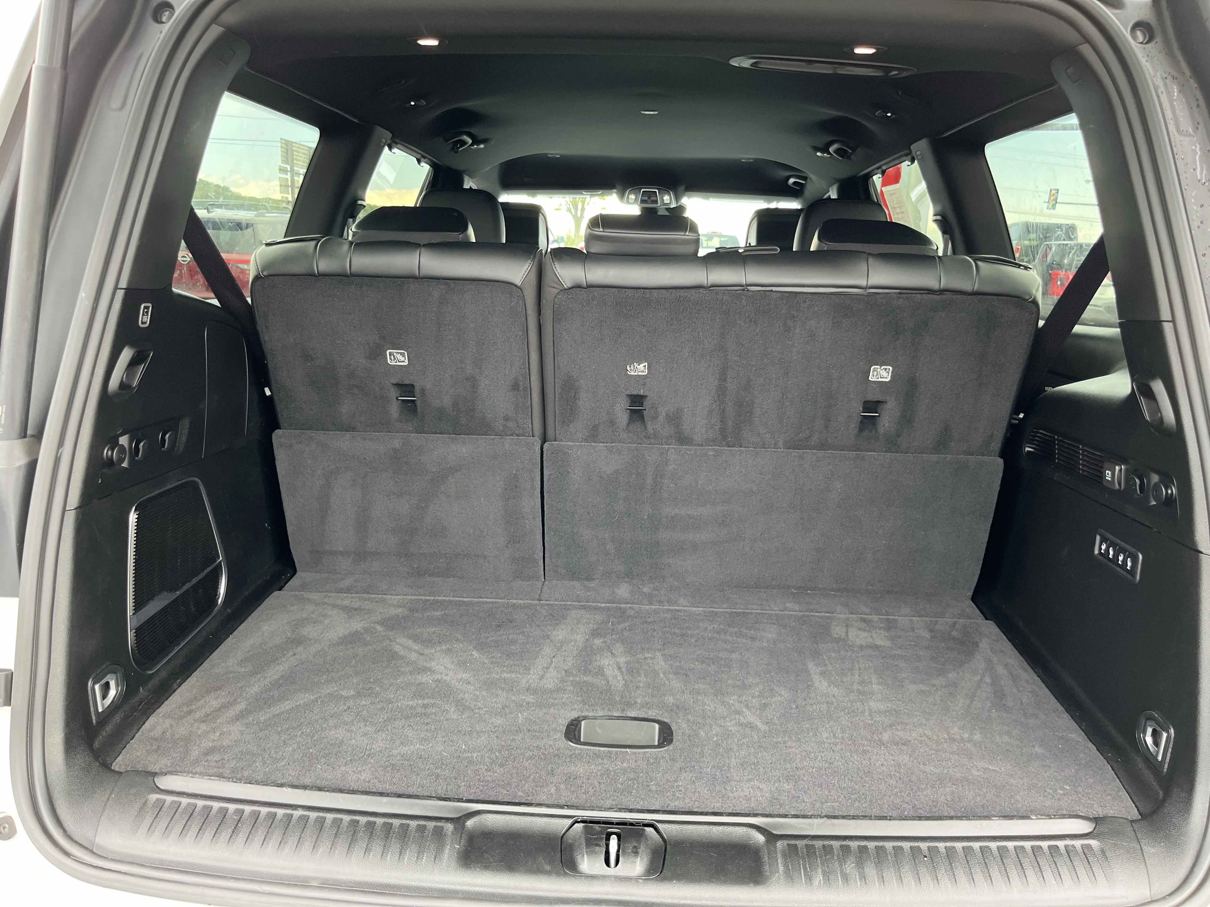 Used 2022 Bright White Clearcoat Jeep Series III image 7