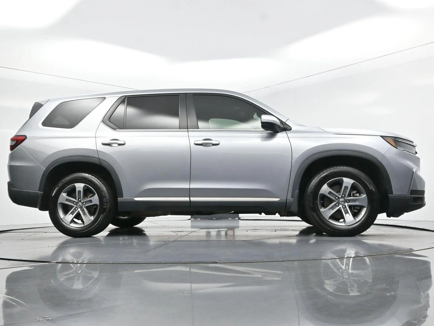 Used 2024 Lunar Silver Metallic Honda EX-L image 57