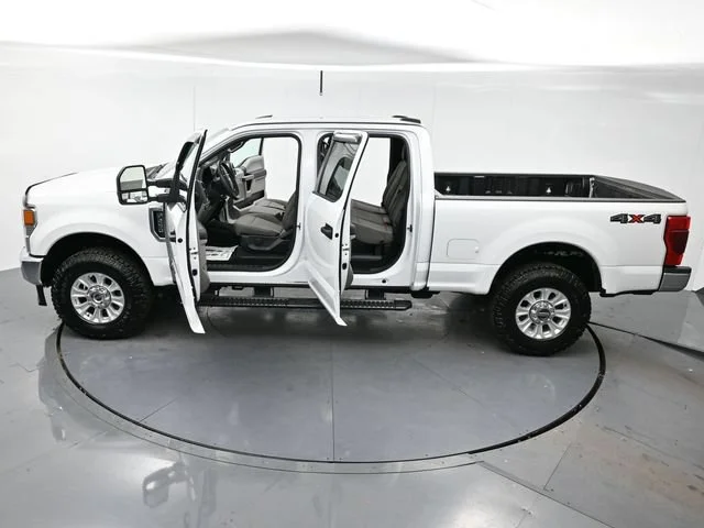Used 2020 White Ford XL image 35