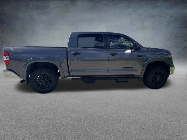 Used 2018 Gray Toyota SR5 image 6