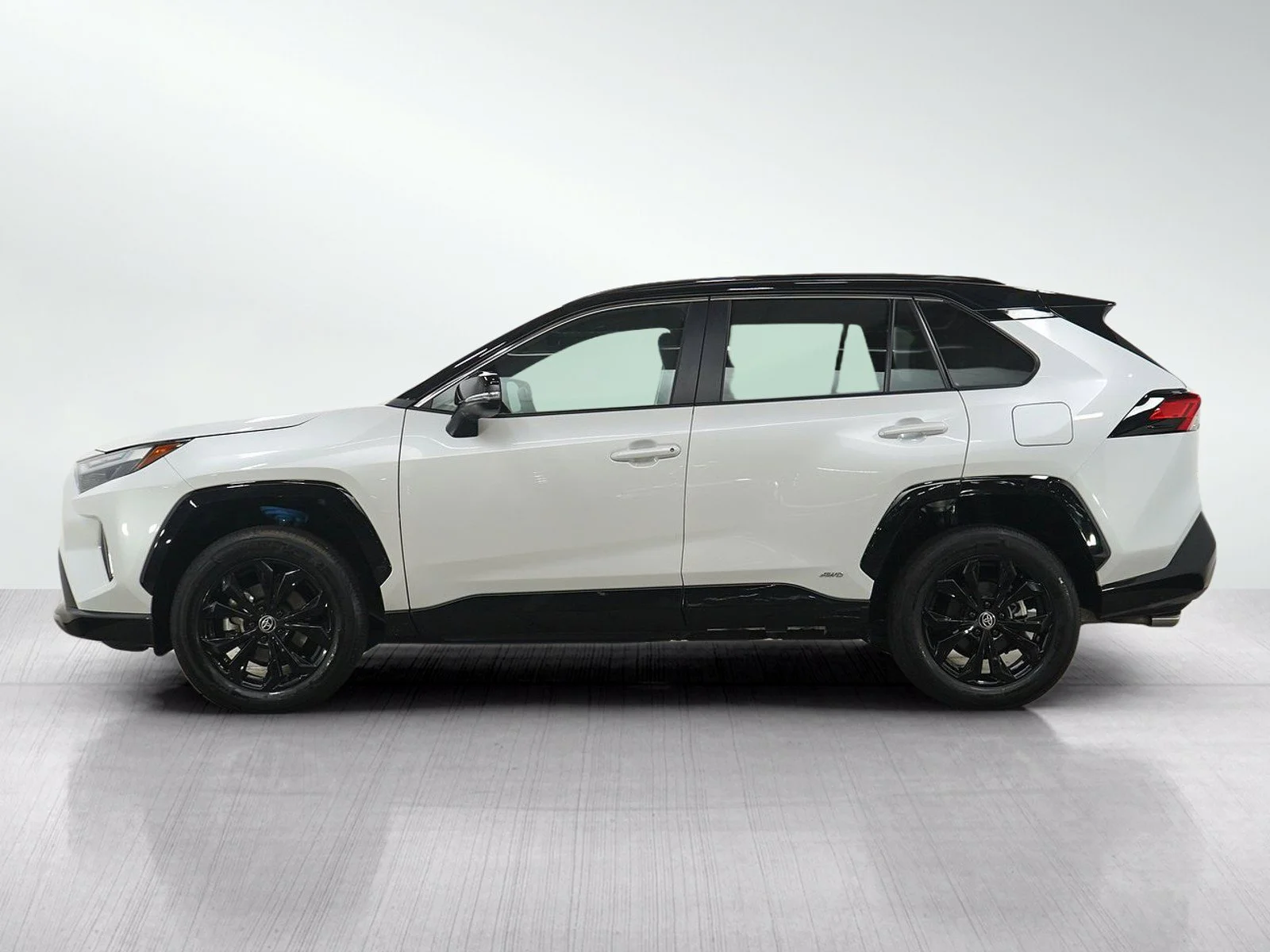 Used 2024 Toyota RAV4 XSE with VIN 2T3E6RFV8RW073198 for sale in White Bear Lake, Minnesota