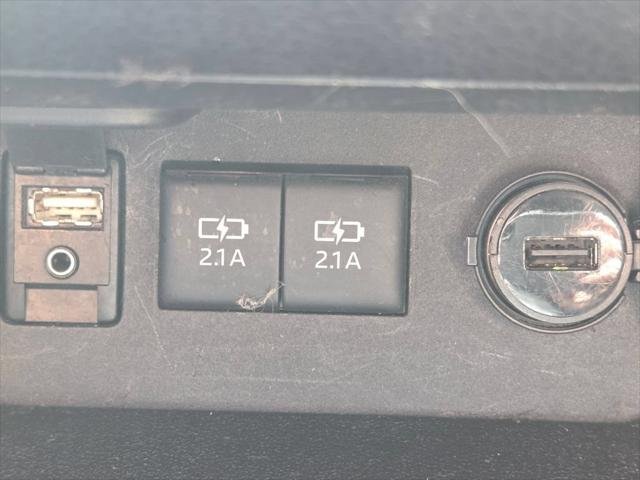 Certified Used 2018 BLIZZARD PEARL Toyota  image 13