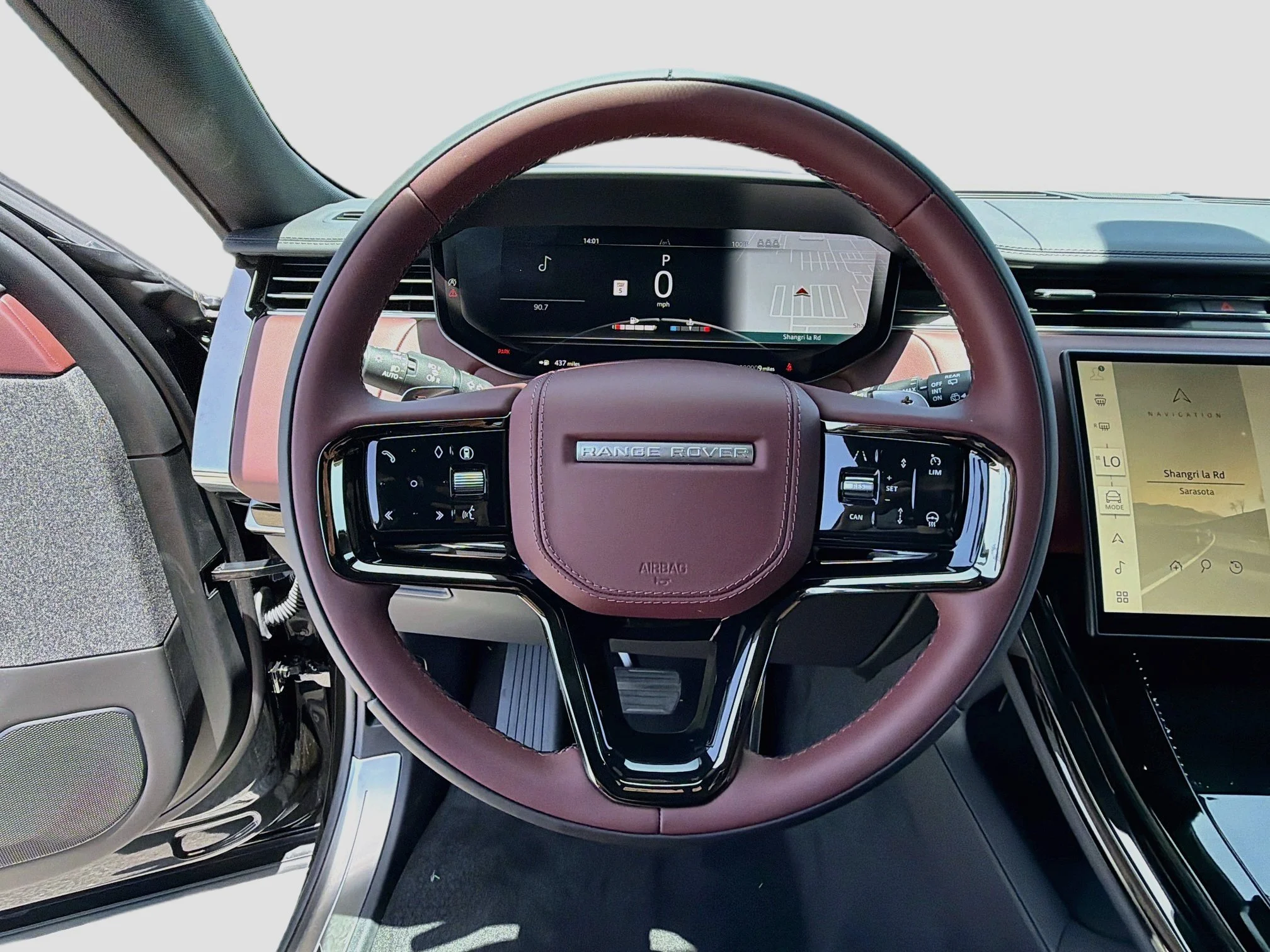 New 2026 Santorini Black Land Rover Dynamic SE image 41
