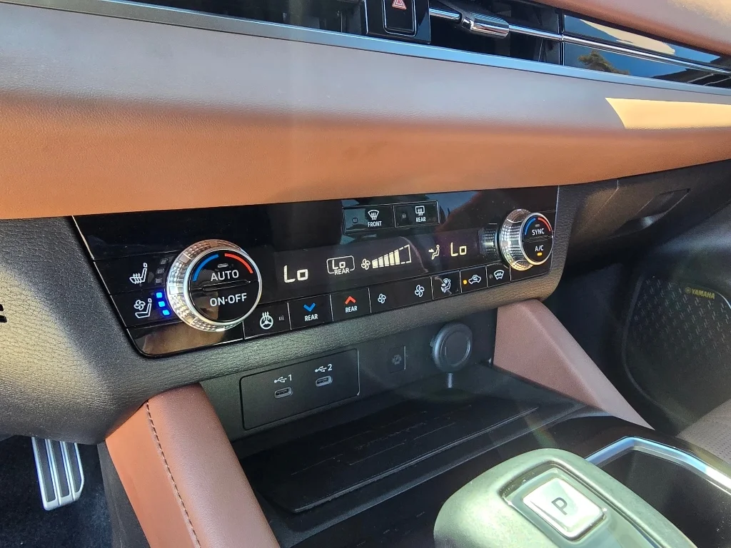 Used 2026 Gray Mitsubishi Black Edition image 23