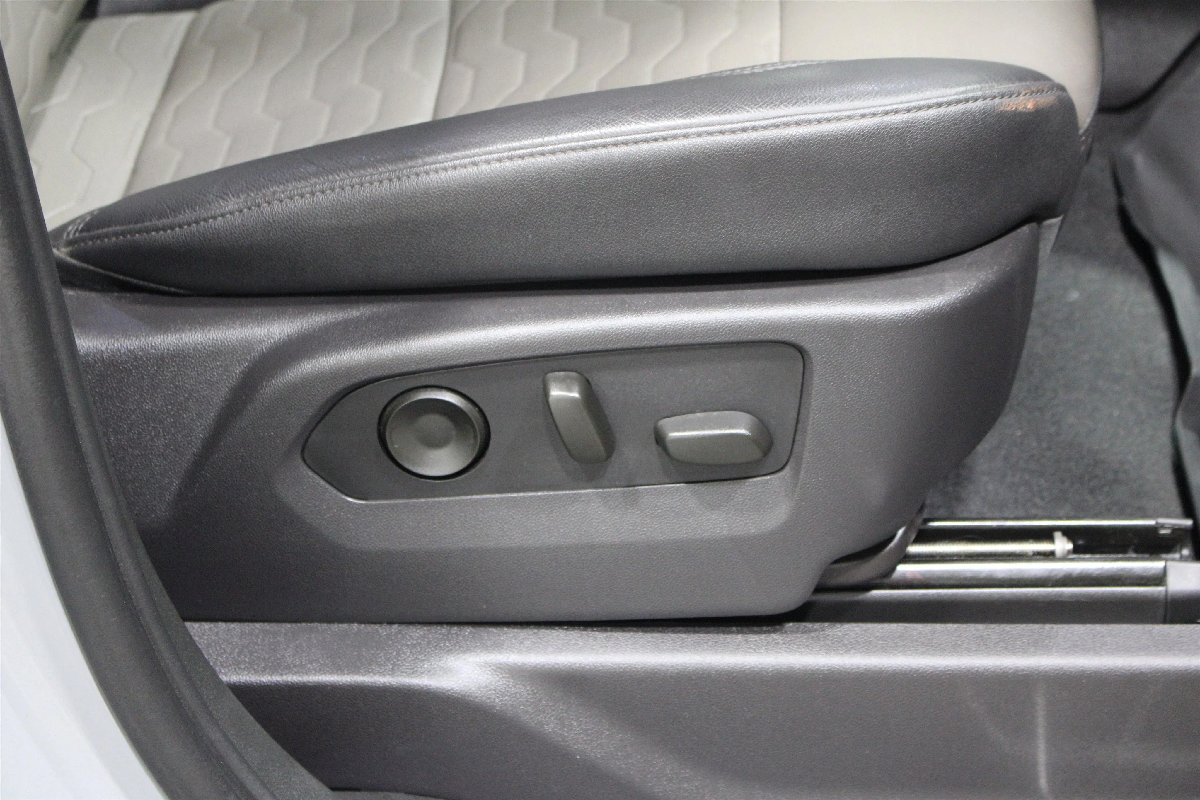 2024 Chevrolet Silverado 1500 ZR2 - Photo 25