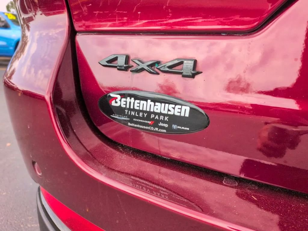Certified Used 2025 Velvet Jeep Limited image 10